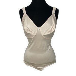 Cabernet Size‎ 36DD nude beige shape wear firming bodysuit. Crotch opening. EUC